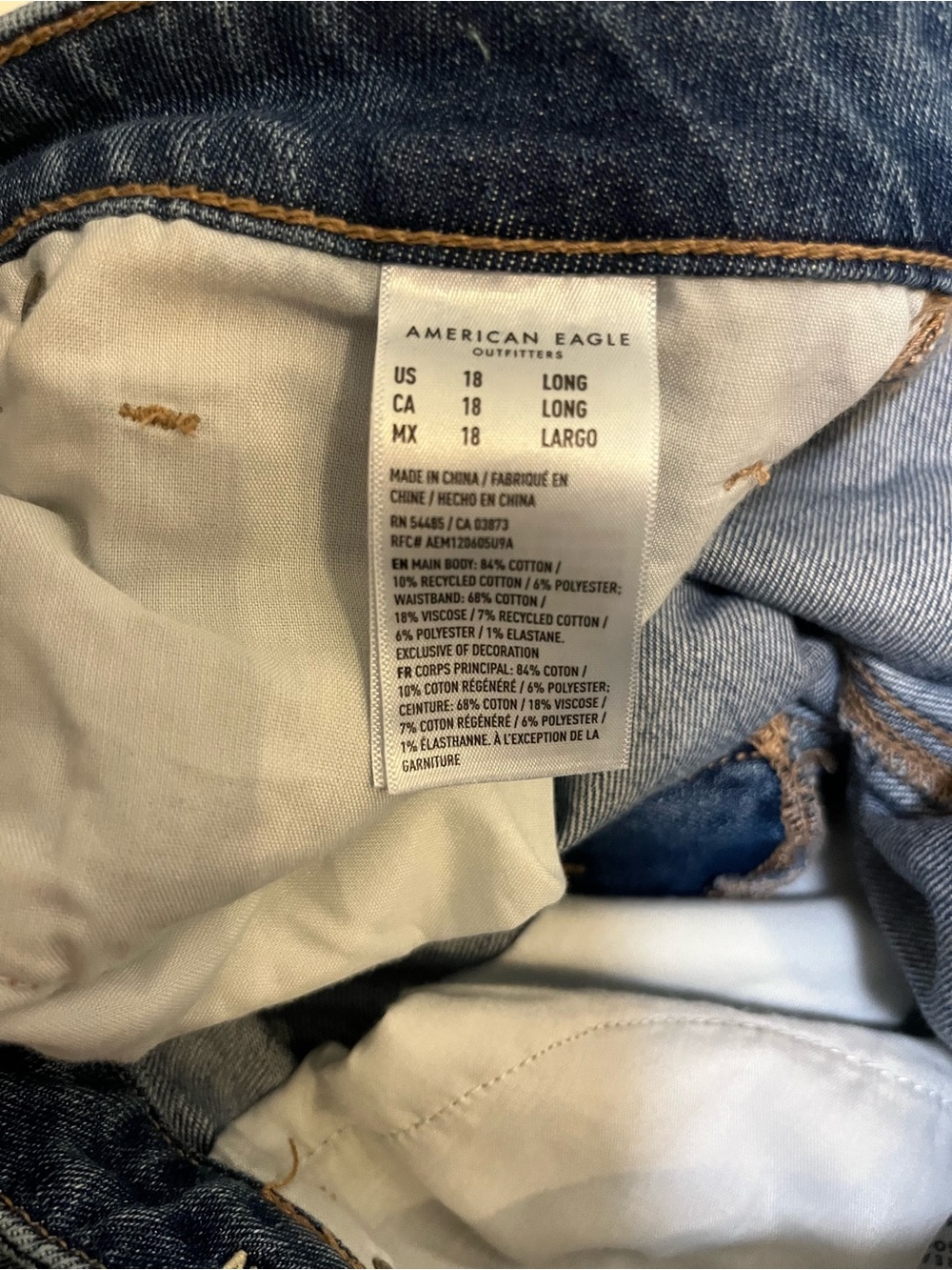 American Eagle Mom Jeans Distressed Hi-Waisted Cropped Comfort Stretch SZ 18 L - Picture 7 of 8